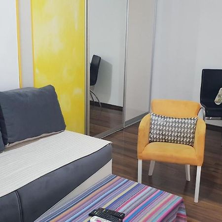 Yellow Apartment, Central Podgorica Kültér fotó